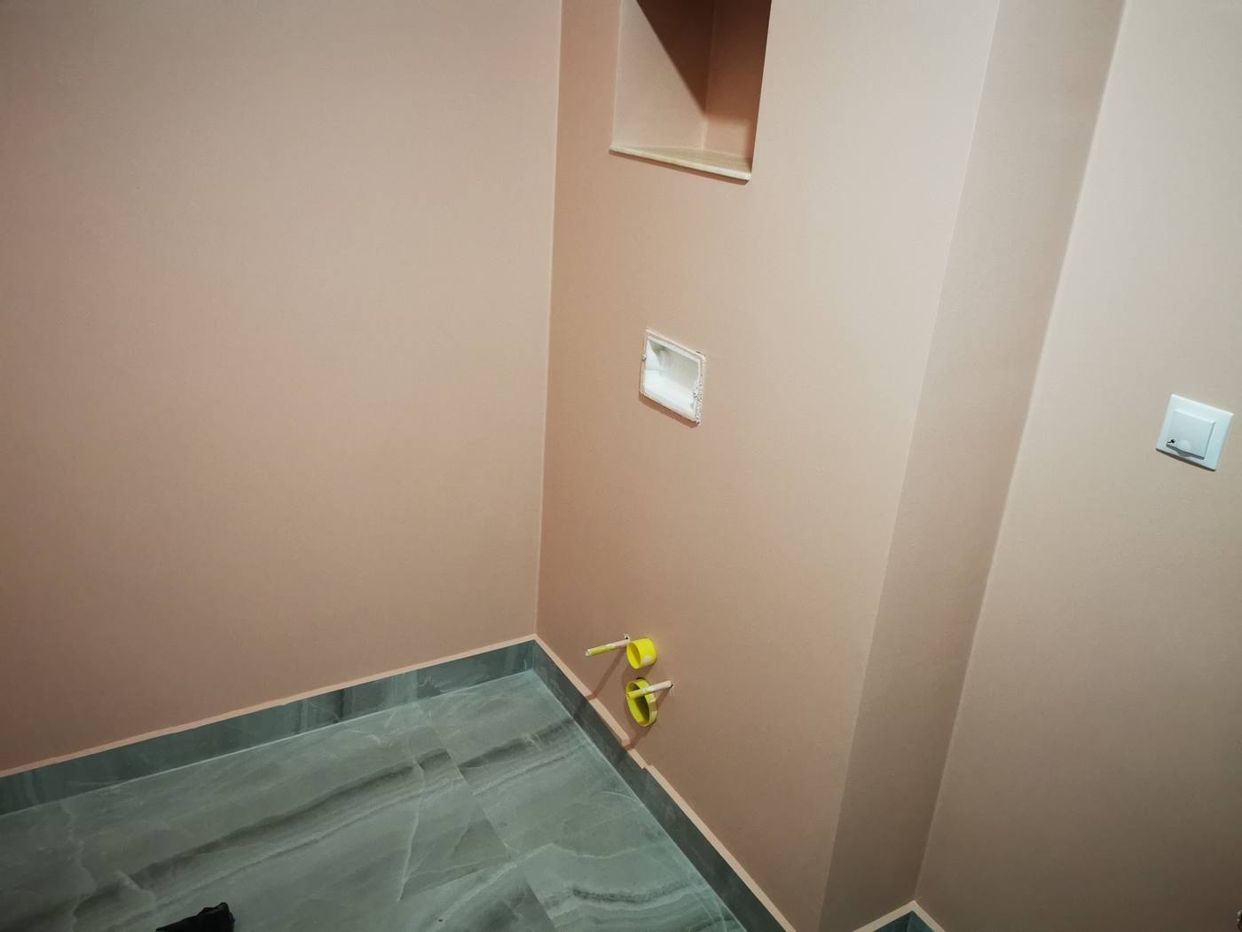 Pregătire baie pentru obiecte sanitare