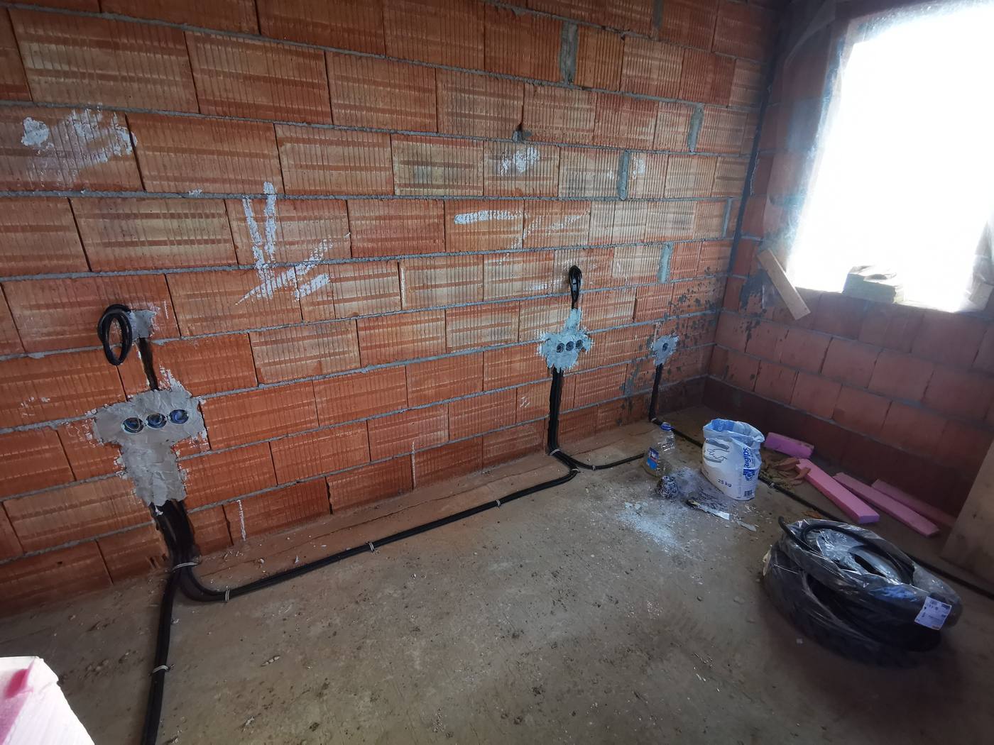 Trasee electrice în zidărie